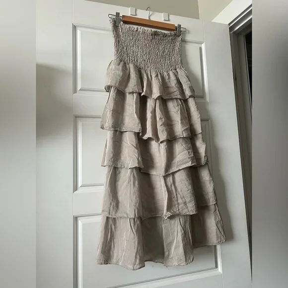 NWOT ELAN Silk & Cotton Tiered Neutral Accordion Smocked MIDI Dress/skirt. Small - Picture 4 of 16